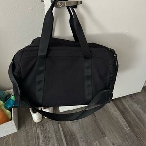 lululemon duffel bag